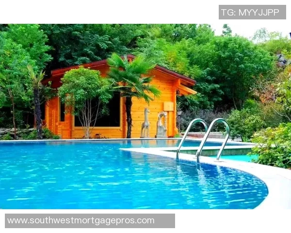 畅享清凉夏日,游泳池周边完美打造休闲度假胜地 畅享清凉夏日,游泳池周边完美打造休闲度假胜地