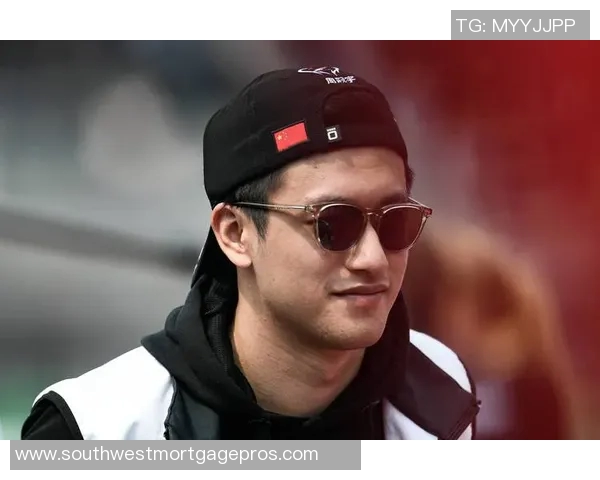 全球体育明星风采：从足球场到赛道，跨越国界的运动传奇